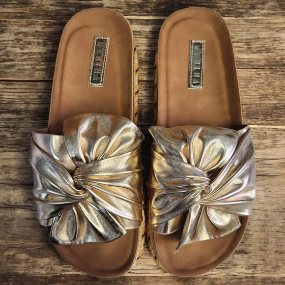 Fashion Sandals With Bow Design Color Gold Size 7 - Picture 4 of 6